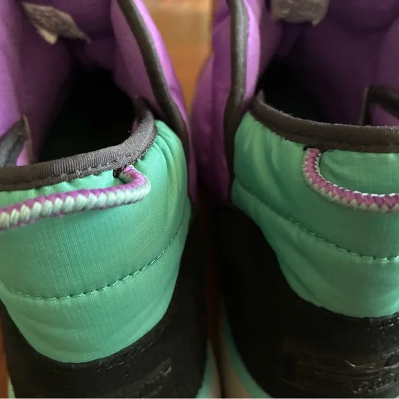 New L.L. Bean Purple and Black Mountain Classic Quilted Booties - Picture 5 of 8